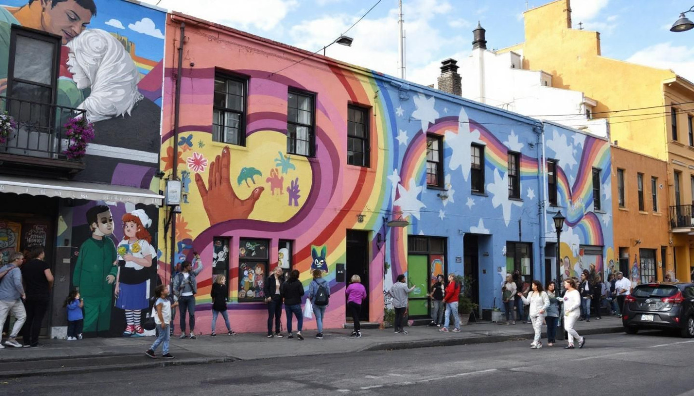 Comment les projets de revitalisation urbaine influencent-ils la culture locale ?